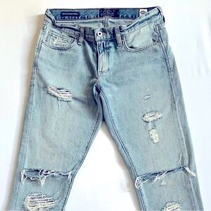 Lucky Brand Boyfriend Distressed Light wash denim Jeans size 2 / 26 -31 Women’s